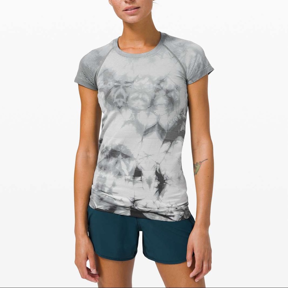 Lululemon swiftly tech short sleeve